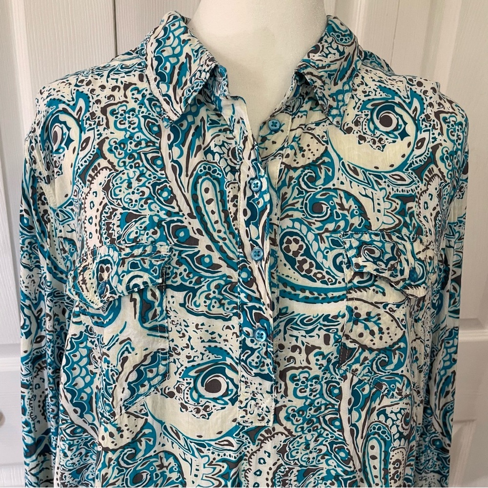 Bit & Bridle Long top in size XL, Blue and White Paisley design
